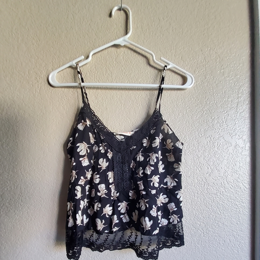 Black flower crop top (S)
